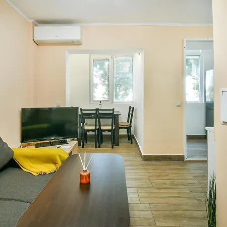 2br Spacious Appartement *